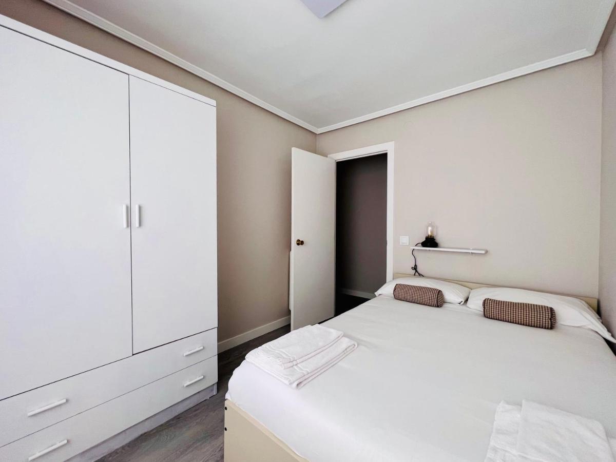 Housing Leon La Paloma Apartment Exterior photo